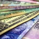 currency-notes-and-exchange-rates